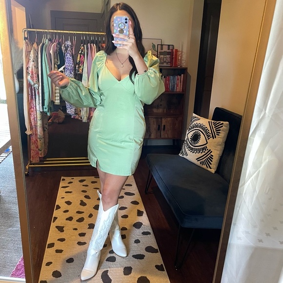 Kendall & Kylie Green Long Puff Sleeve Mini Dress - Picture 10 of 11